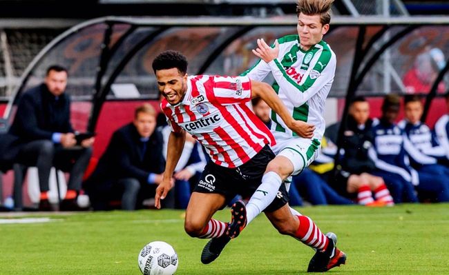 间的年轻组 间的年轻组