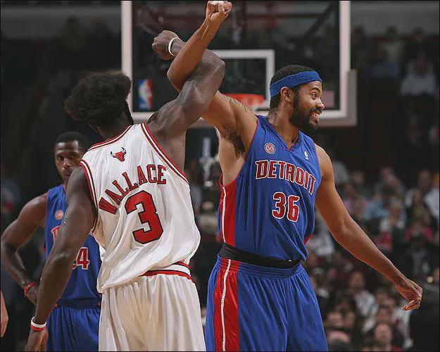 走廊里蹲守 走廊里蹲守