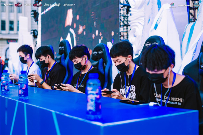 主C集火 主C集火