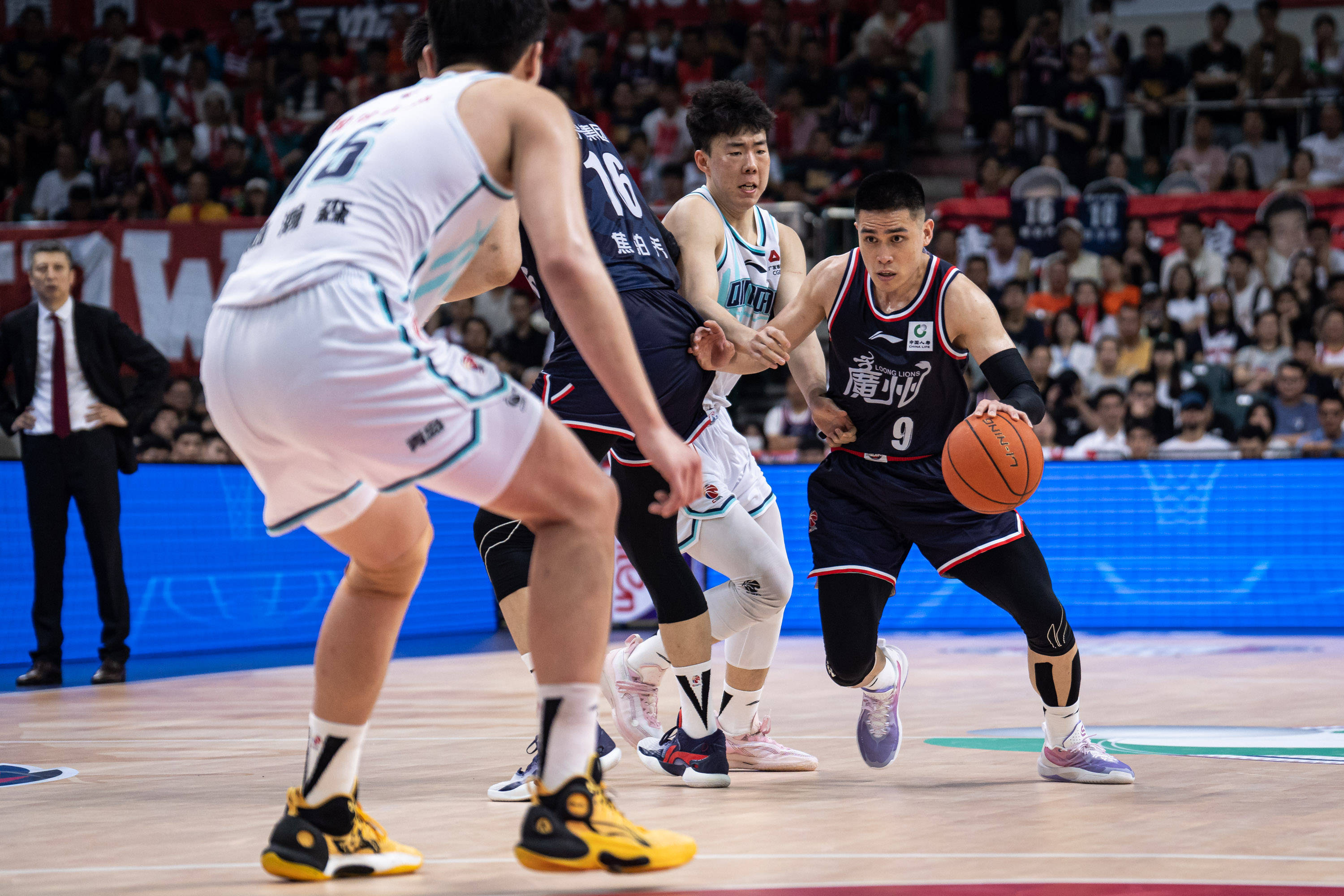 形牵制敌群 形牵制敌群